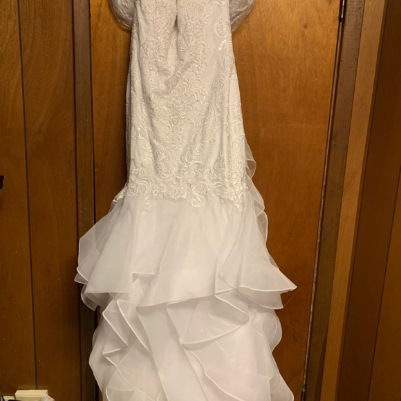 Wedding dress - Picture 8 of 8